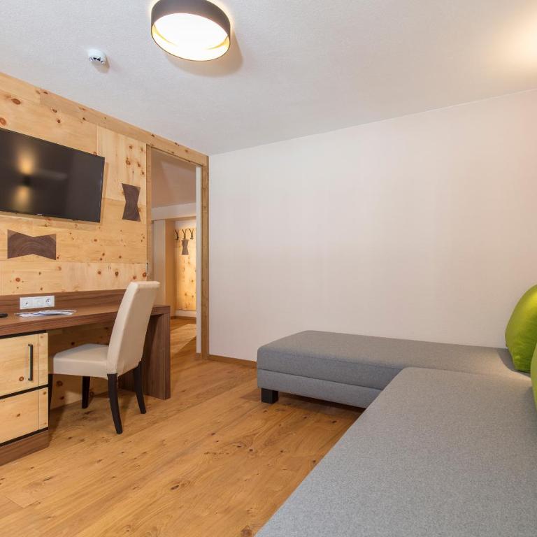 Hotel Garni Birkenhof - Deluxe Doppelzimmer mit Balkon - 5