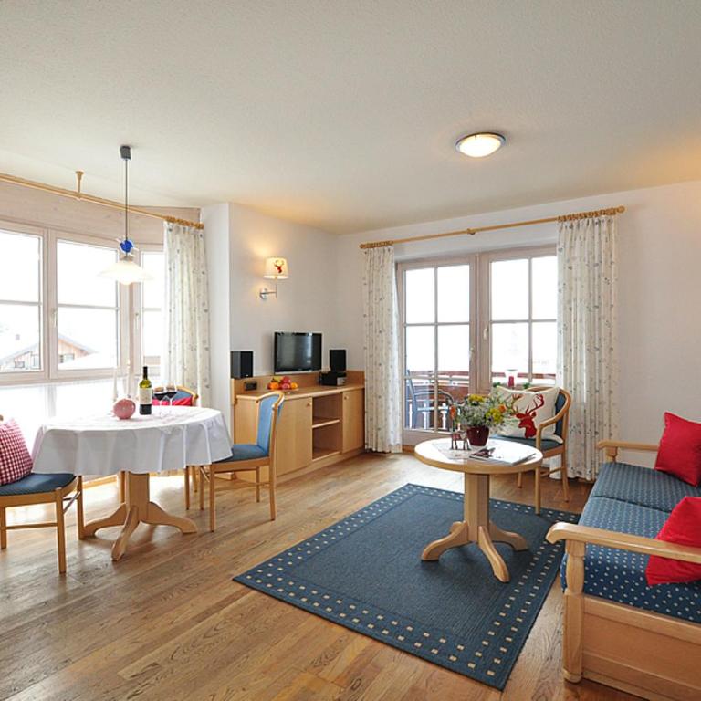 Gemütliche Ferienwohnung Bergwiese, 2-Raum, separates Schlafzimmer, schönen Balkon oder Terrasse, Komfort Ausstattung, ruhige Südlage, kostenfrei WLAN und schöne helle Sauna, Brötchenservice, Parkplatz, Hunde auf Anfrage, E-Tankstelle, Sonnenlage - Appartamento con Vista Montagna - 10