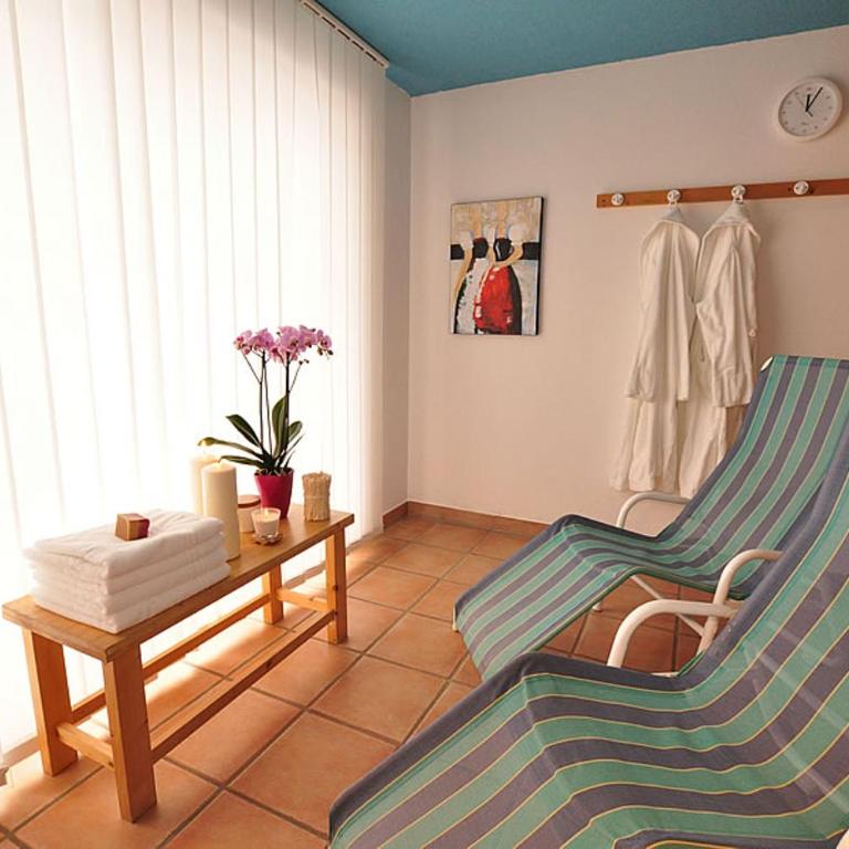 Gemütliche Ferienwohnung Bergwiese, 2-Raum, separates Schlafzimmer, schönen Balkon oder Terrasse, Komfort Ausstattung, ruhige Südlage, kostenfrei WLAN und schöne helle Sauna, Brötchenservice, Parkplatz, Hunde auf Anfrage, E-Tankstelle, Sonnenlage - Appartamento con Vista Montagna - 5