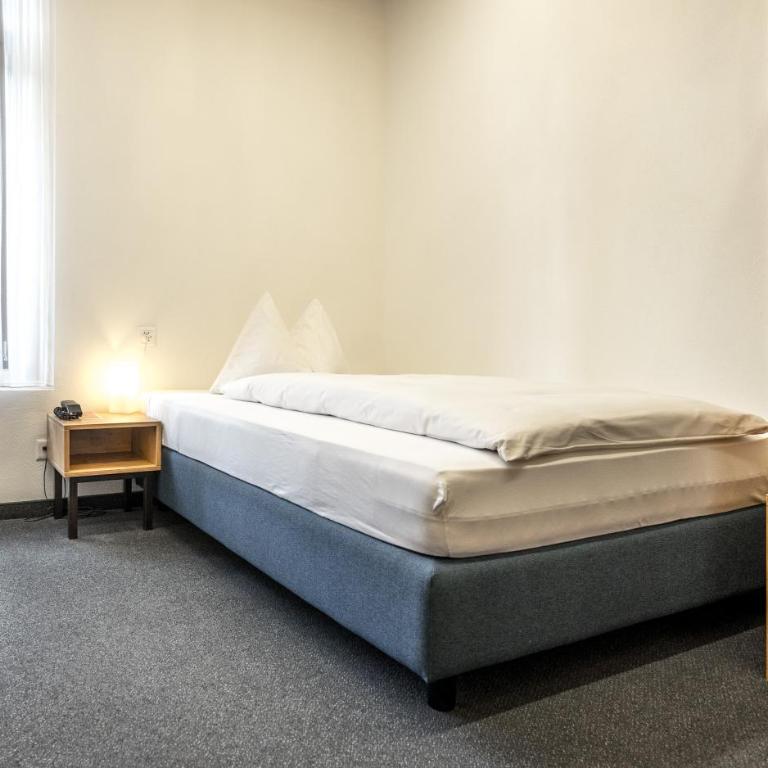 Hotel Ochsen by Mountain Hotels - Einzelzimmer mit französischem Bett. - 4