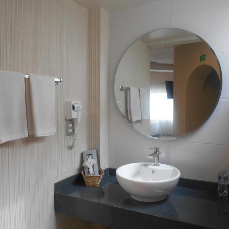Hotel Puente Real - Suite Doble Estándar - 8