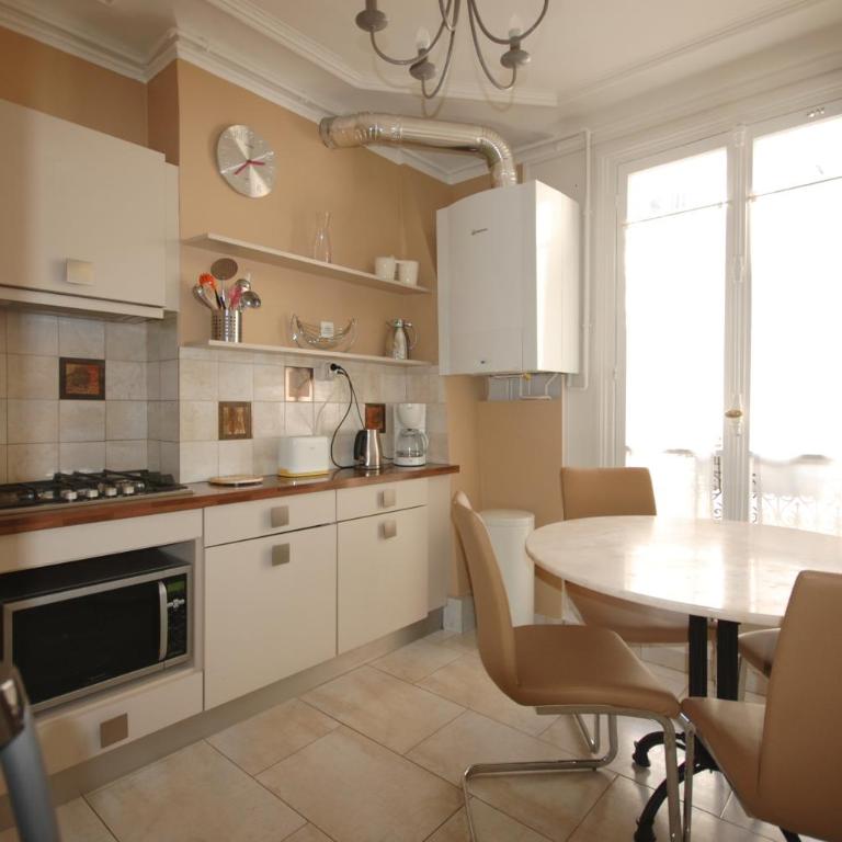 Two-Bedroom Apartment Champs-Elysées - Appartement 2 Chambres - 14
