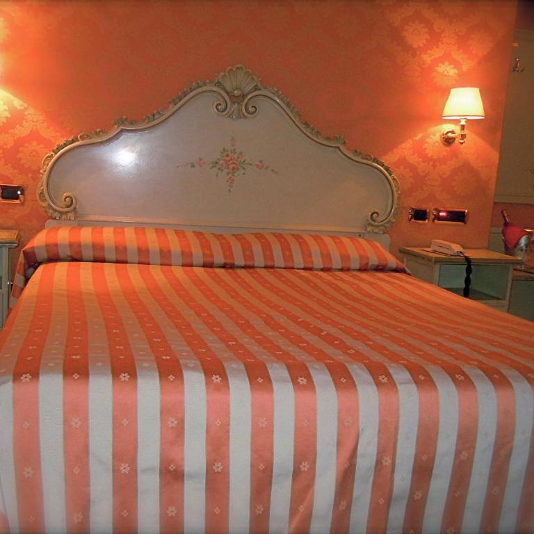 Hotel Lux - Camera Matrimoniale Standard - 2