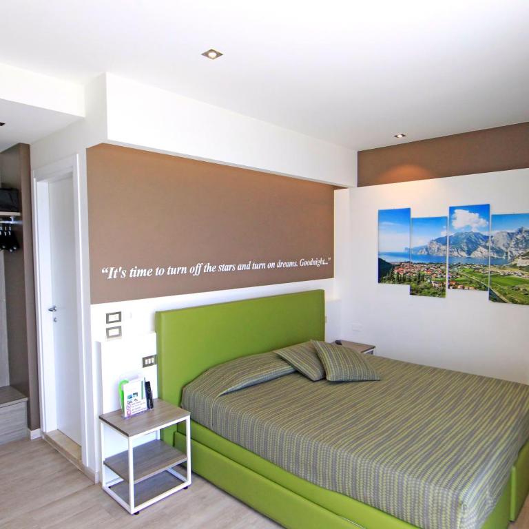 Hotel Ideal - Camera Superior Matrimoniale/Doppia con Letti Singoli con Balcone con Vista Lago - 4