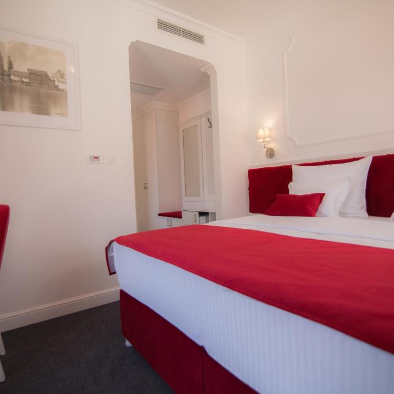 Hotel Central Park - Standardna Dvokrevetna Soba sa Bračnim Krevetom/Zasebnim Krevetima - 2