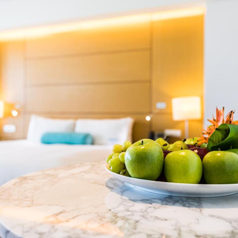 Palacio Mundo Imperial Riviera Diamante Acapulco - Junior Suite mit Kingsize-Bett und Blick auf das Resort - 3