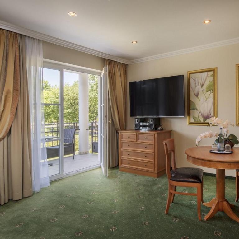 Hotel Schweizer Hof Thermal und Vital Resort - Deluxe Junior Suite in Villa - 1