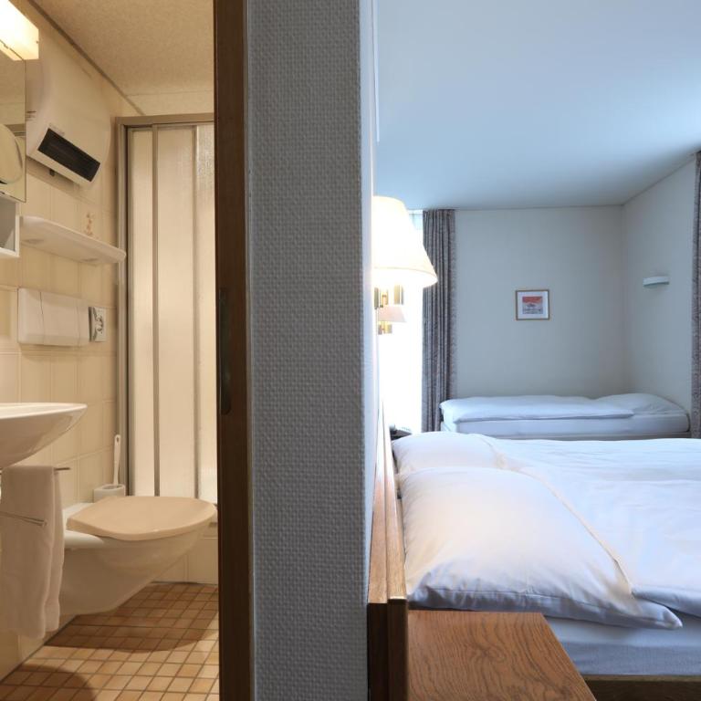 Hotel Concordia - Dreibettzimmer mit Bad - 2