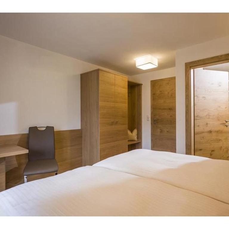 Pension Waldegg - Doppelzimmer mit Bergblick - 1