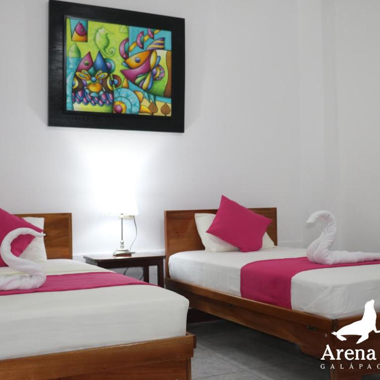 Hostal Arena Negra - Habitación Cuádruple - vistas al jardín - 1