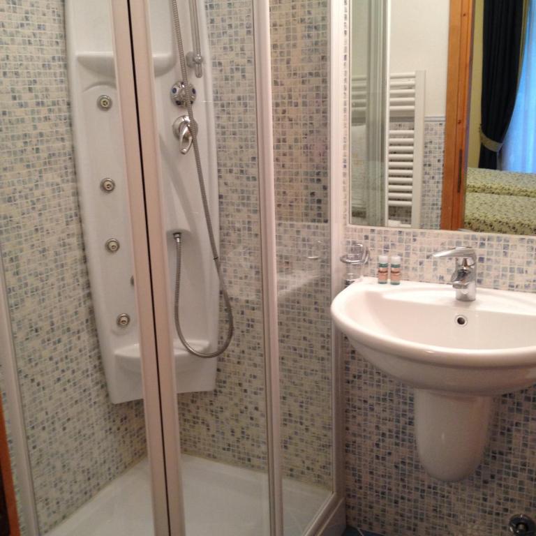 Meublè Cima Bianca Garni - Standard Double or Twin Room - 6