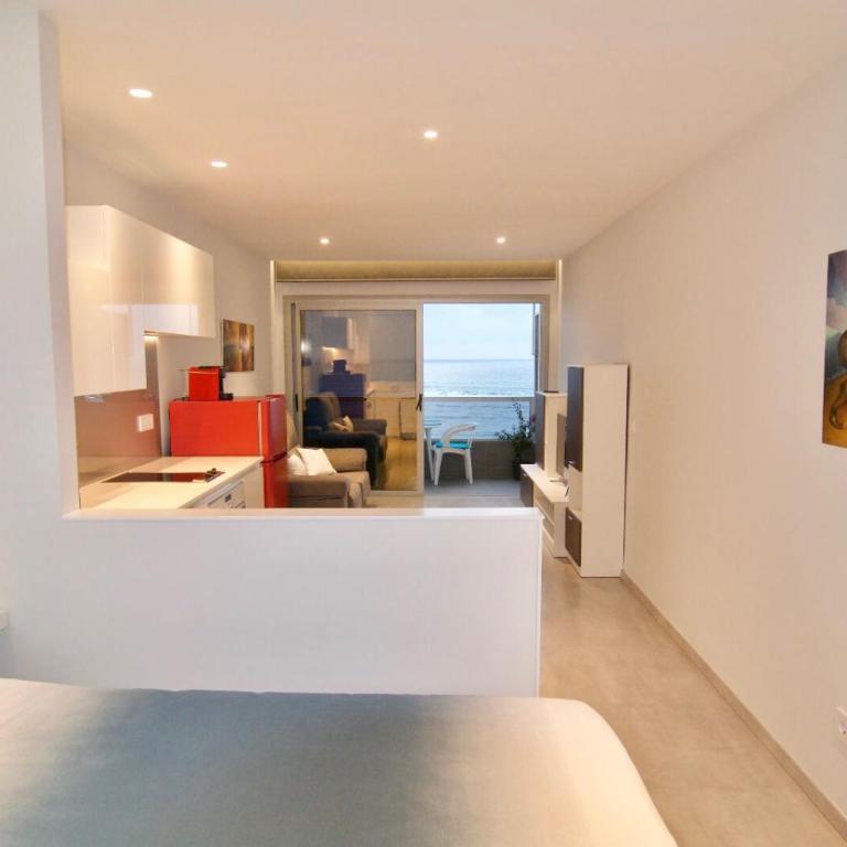Frontline with Blue Views - Apartamento con vistas al mar - 21