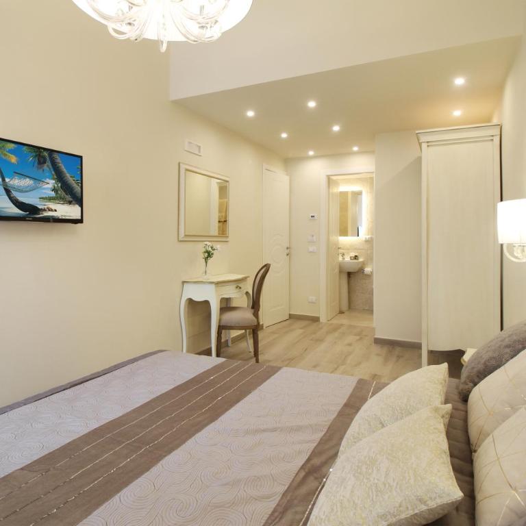 LUCCA IN CHIC - No Ztl, Free Parking, Priv Bath, Old City 550m - Camera Matrimoniale Deluxe con Balcone - 5
