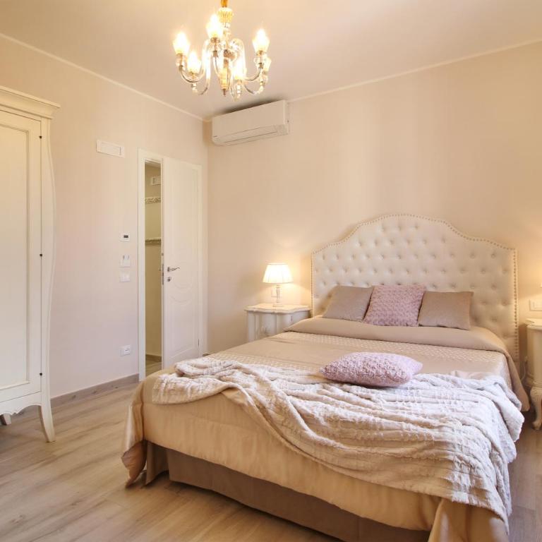 LUCCA IN CHIC - No Ztl, Free Parking, Priv Bath, Old City 550m - Camera Matrimoniale Superior - 1