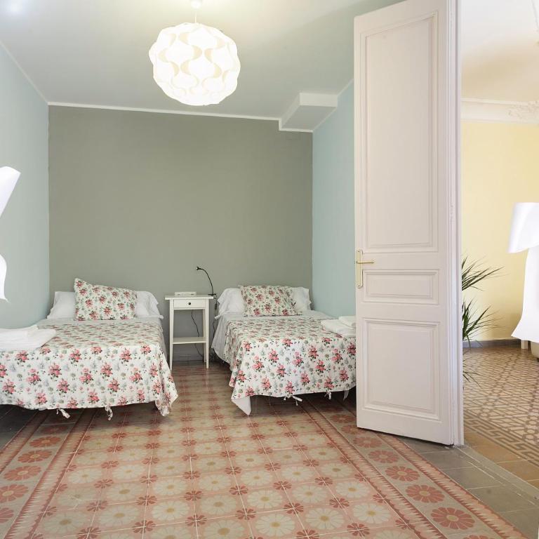 Apartments Barcelona & Home Deco Eixample - Four-Bedroom Apartment - 13