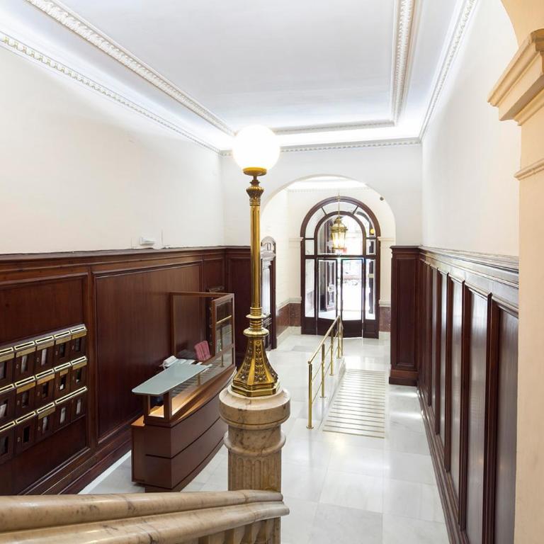 Apartments Barcelona & Home Deco Centro - Three-Bedroom Apartment - Rambla Catalunya 10 - 16