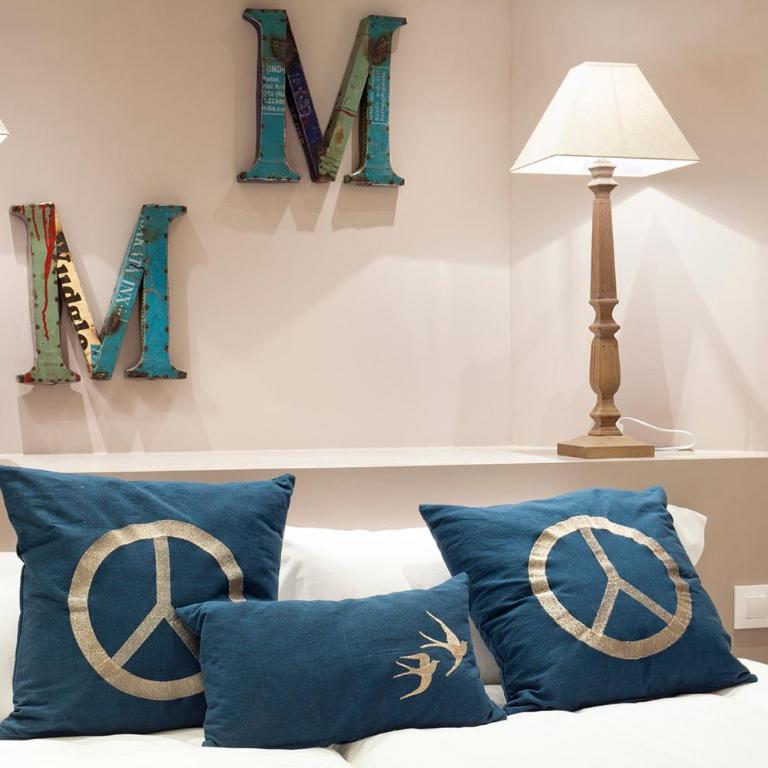 Apartments Barcelona & Home Deco Centro - Three-Bedroom Apartment - Rambla Catalunya 10 - 18