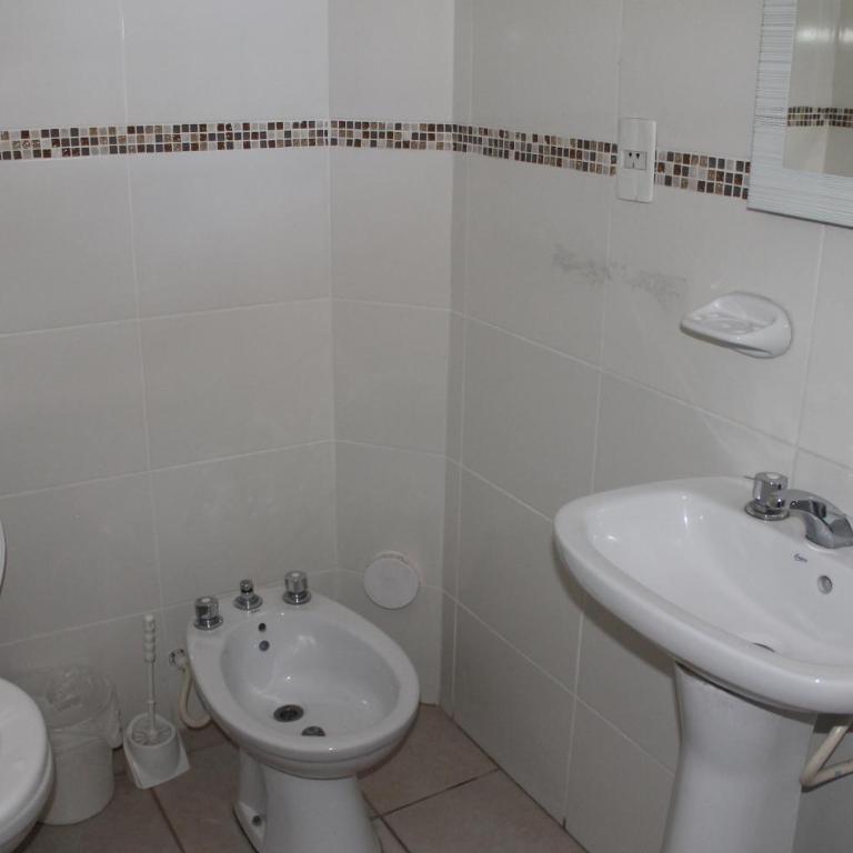 Hotel Sienna - Quadruple Room with Private Bathroom - 2
