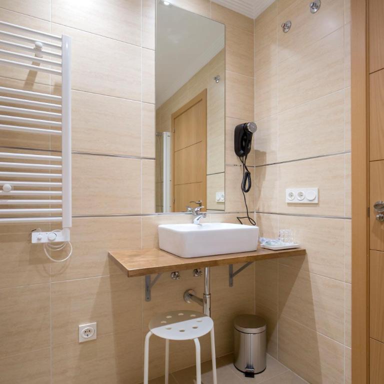 Apartamentos Ele San Justo Plaza - One-Bedroom Apartment - 5