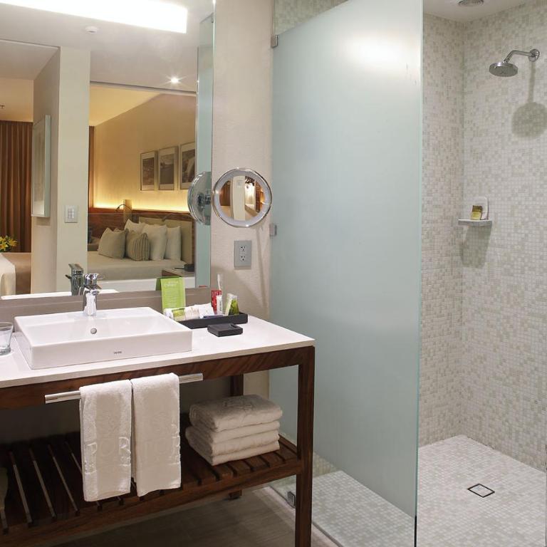 Emporio Cancun - Buy All Inclusive Option - Suite Deluxe con cama extragrande - 2