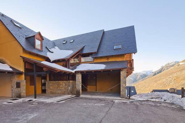 Baqueira 1700 pie de pistas Tanau 4 hab - Appartement - 5