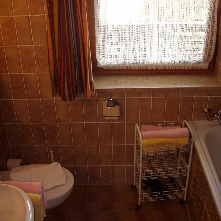 Gästehaus zur Färbe Apartments - Apartment mit 1 Schlafzimmer und Balkon - 4