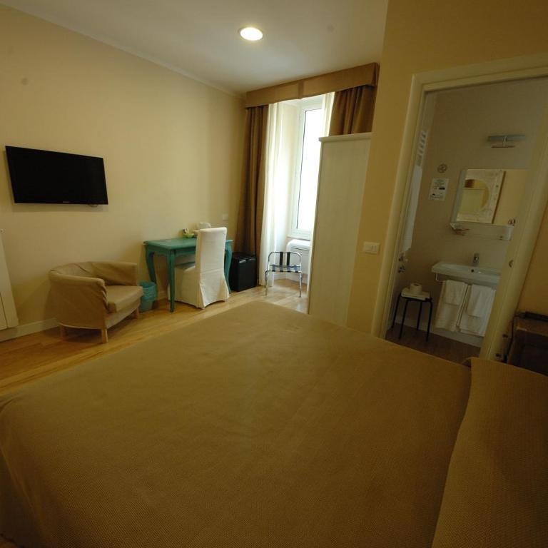 Residenza Dei Gracchi - Camera Matrimoniale/Doppia con Letti Singoli - 10