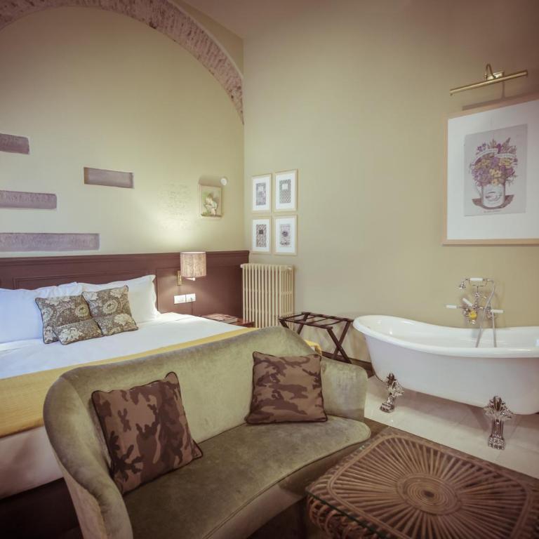 AdAstra Suites - Camera Matrimoniale Deluxe - 4