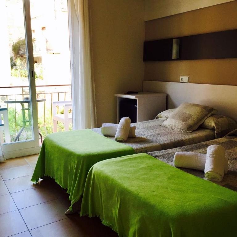 Hostal Termes - Habitación Doble - 1 o 2 camas - 13