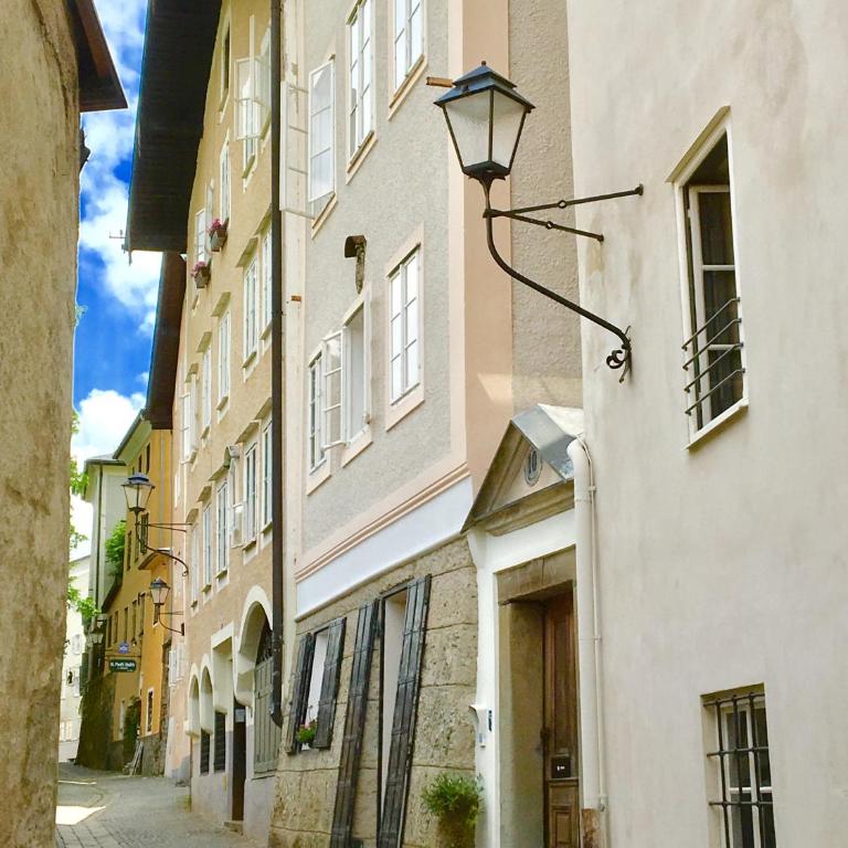 Salzburg Place to Stay - One-Bedroom Apartment - 1