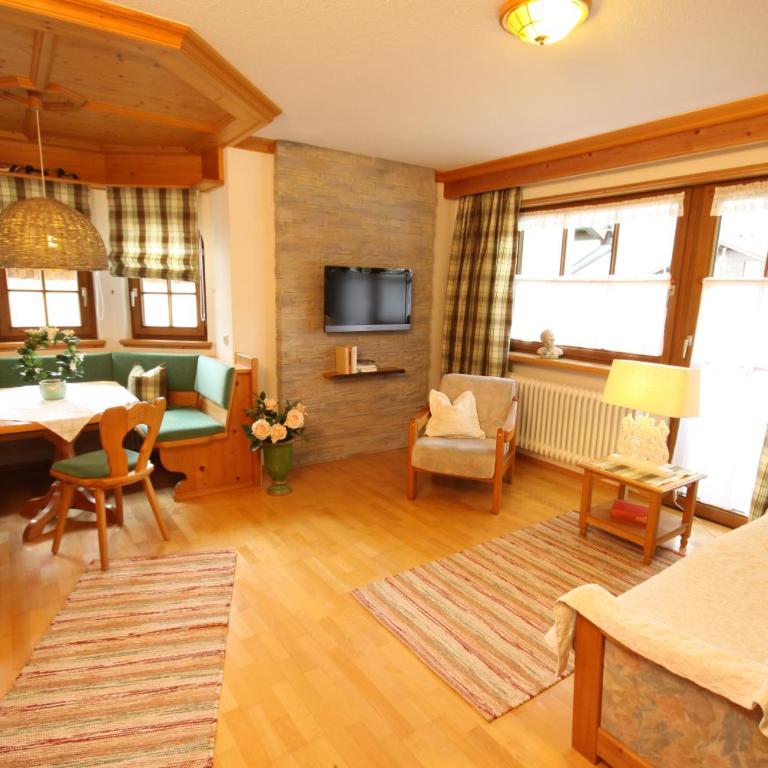 HAUS Susanne - TOP-Ferienwohnungen - SOMMER-Bergbahn inklusive - Two-Bedroom Apartment with Balcony - First Floor 2 - 8