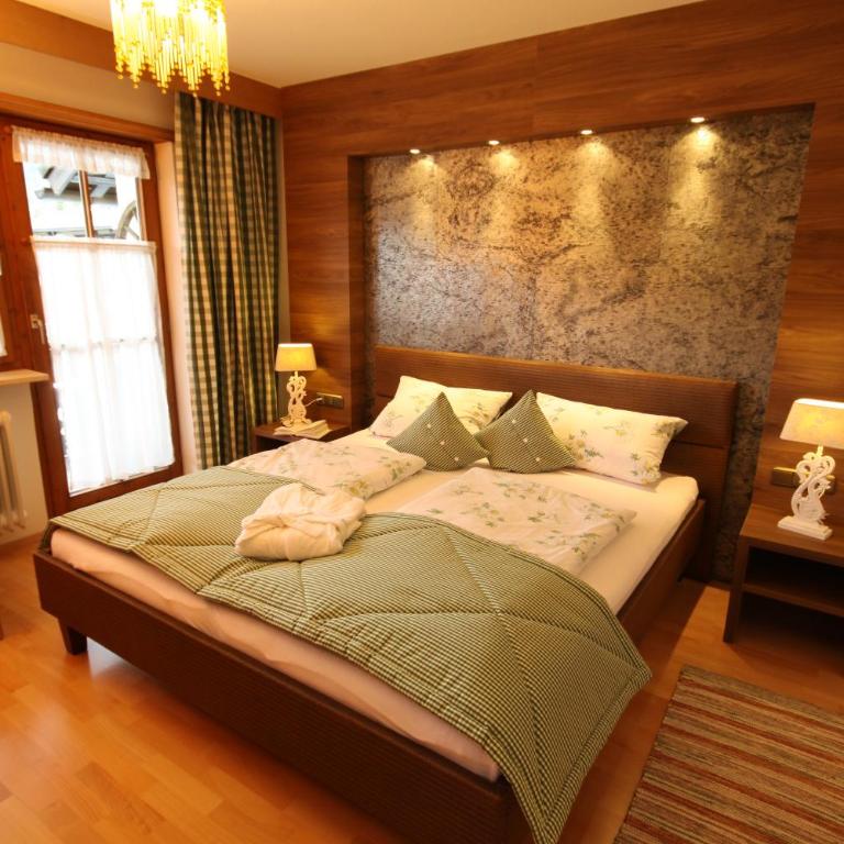 HAUS Susanne - TOP-Ferienwohnungen - SOMMER-Bergbahn inklusive - Two-Bedroom Apartment with Balcony - First Floor 2 - 5