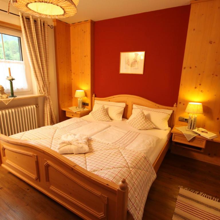 HAUS Susanne - TOP-Ferienwohnungen - SOMMER-Bergbahn inklusive - Two-Bedroom Apartment with Two Balconies - First Floor 3 - 11