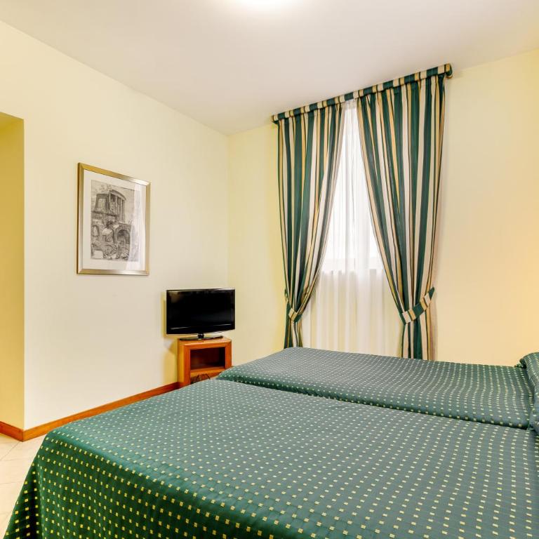 Residenza Paolo VI - Camera Tripla - 2
