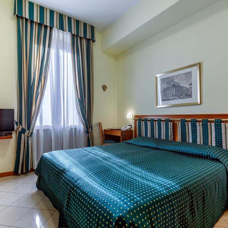 Residenza Paolo VI - Camera Matrimoniale/Doppia con Letti Singoli - 1