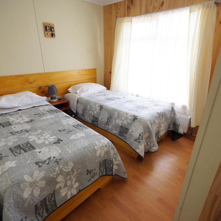 Hostal Los Pioneros - Twin Room with Private Bathroom - 8