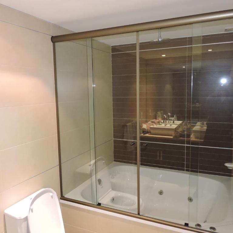 IMPERIALE Luxury Apartment - Three-Bedroom Apartment - 8