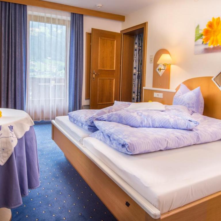 Landhaus Tipotsch - Doppelzimmer mit Balkon - 8