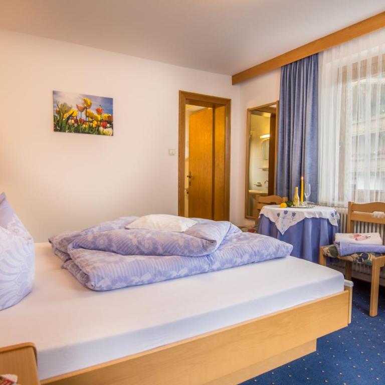 Landhaus Tipotsch - Doppelzimmer mit Balkon - 9