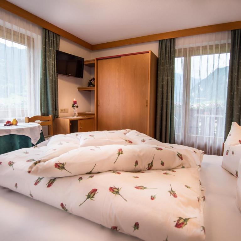 Landhaus Tipotsch - Doppelzimmer mit Balkon - 12