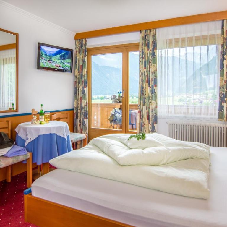 Landhaus Tipotsch - Doppelzimmer mit Balkon - 13