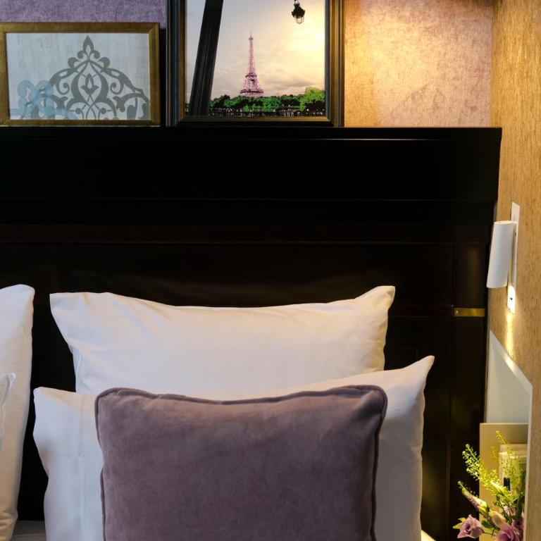 Hotel de Neuville Arc de Triomphe - Classic Twin Room - 1