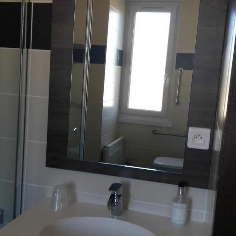 Hôtel Evian Express - Terminus - Chambre Double Économique - 9