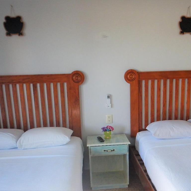 Blue Coconut Cancun Hotel - Twin Room with Private Bathroom - 12