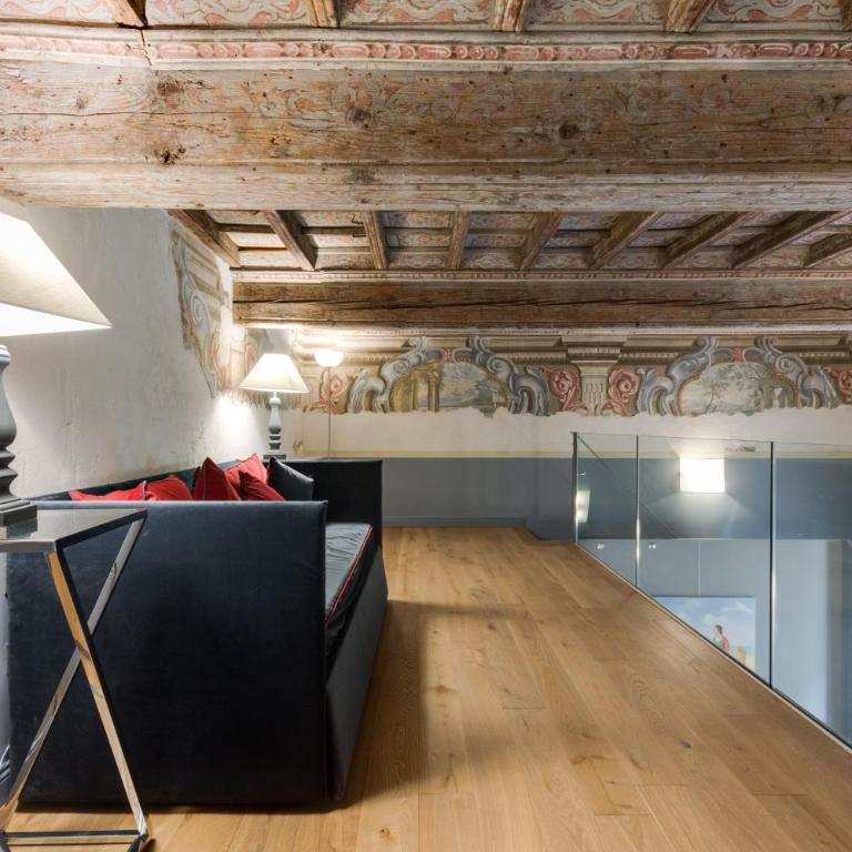 Palazzo Del Carretto-Art Apartments and Guesthouse - Deluxe Suite - 2