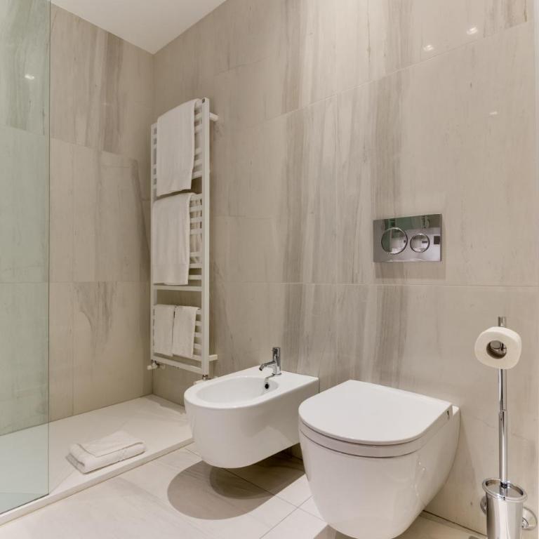 Palazzo Del Carretto-Art Apartments and Guesthouse - Deluxe Suite - 3