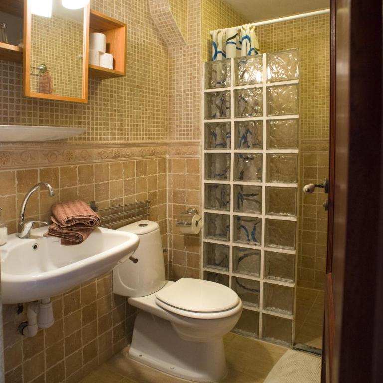 Dios Esta Bien - Habitación Triple con balcón - 4