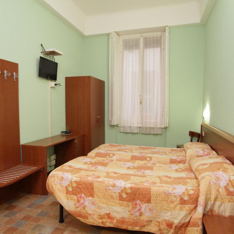 Hotel Barone - Camera Matrimoniale/Doppia con Letti Singoli con Doccia - 2