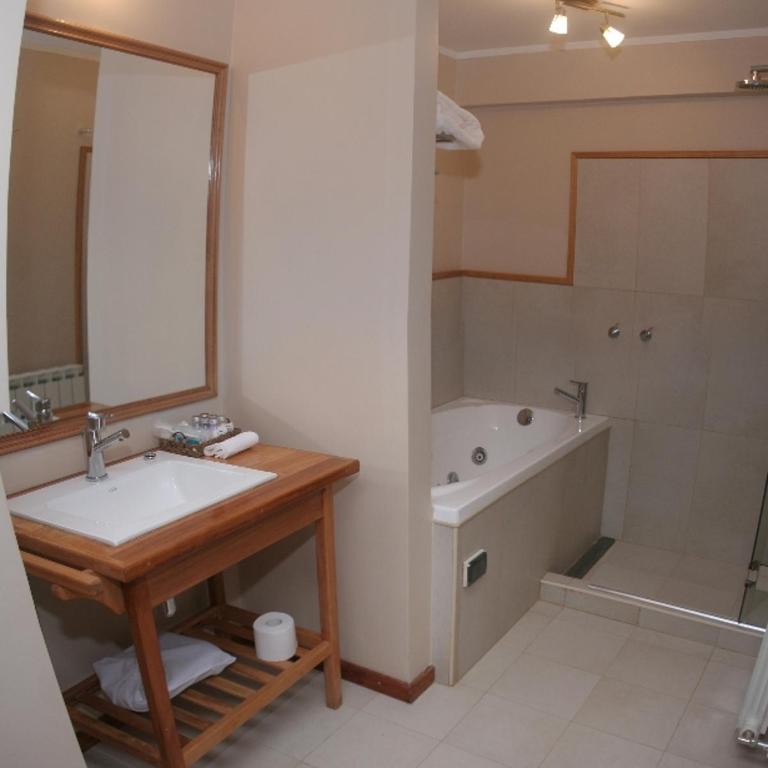 Sendero Lodge - King Room with Mountain View - 2