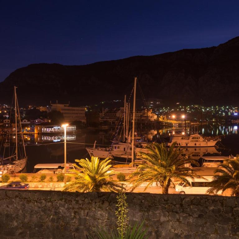 Kotor old town Palace Bucha - Apartment with Sea View - 28